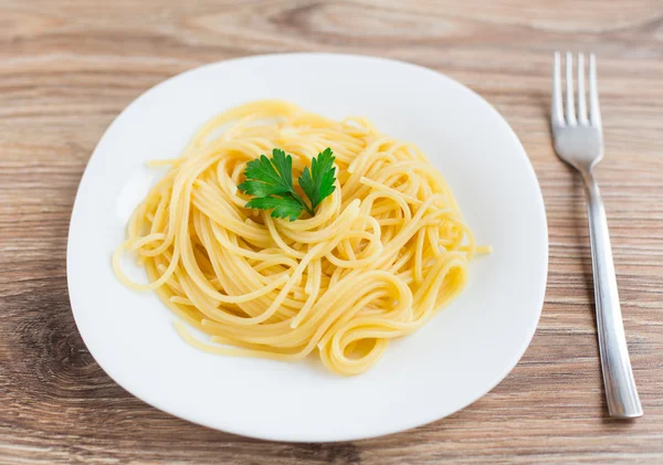 Spaghetti sur une assiette — Photo