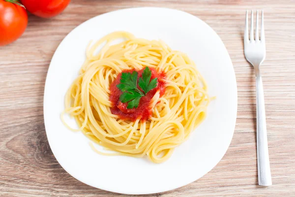 Spaghetti sur une assiette — Photo