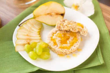 Bal ve meyve ile Mısır kraker