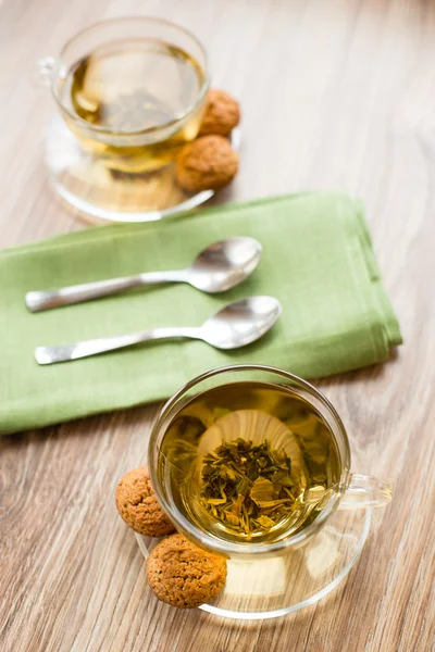 Dva šálky se zeleným čajem — Stock fotografie