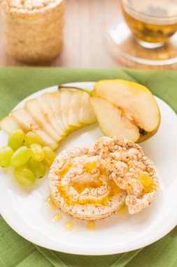 Bal ve meyve ile Mısır kraker