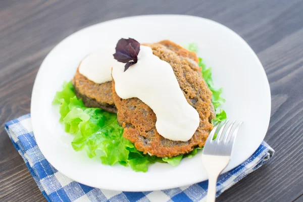 Potatispannkaka med gräddfil — Stockfoto