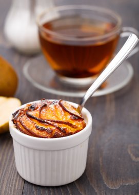 taze armut ile yapılan pasta