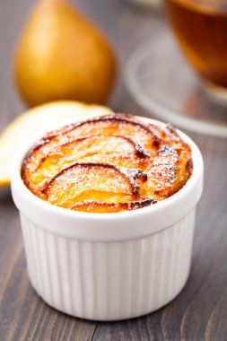 taze armut ile yapılan pasta