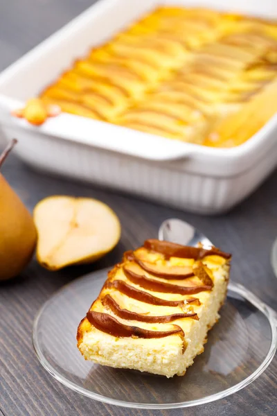 Tarta hecha con peras frescas — Foto de Stock