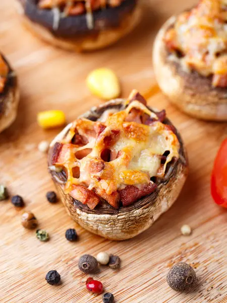 Stuffed champignons with ham and cheese — Stock Photo, Image