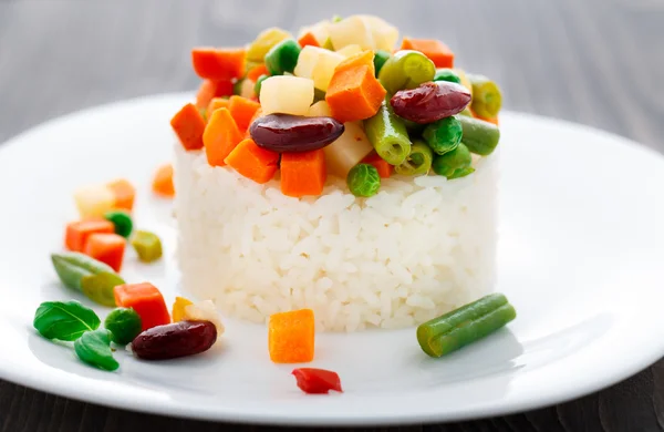 Delicioso arroz con verduras —  Fotos de Stock