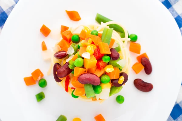 Pasta med grönsaker — Stockfoto