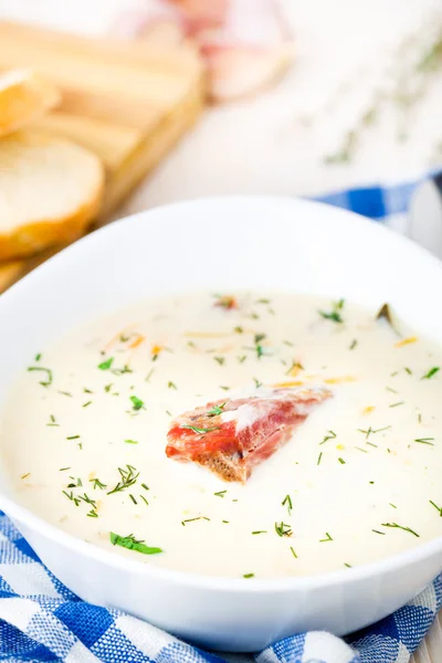 Sopa de queso con costillas ahumadas —  Fotos de Stock