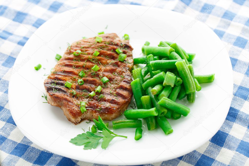 Beef steak with green beans