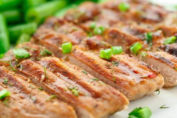 Bife de vaca com feijão verde — Fotografia de Stock