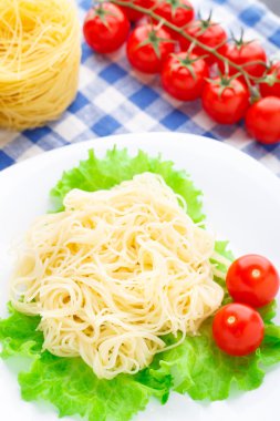 leziz spagetti domates ile