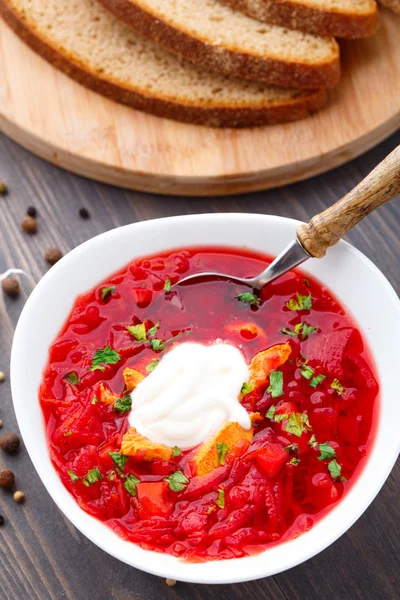 Ukrayna ve Rus ulusal kırmızı borsch — Stok fotoğraf