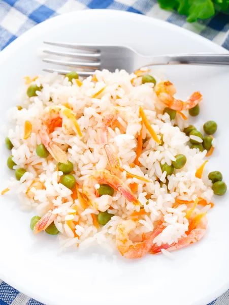 Rice with shrimps and peas — Stock Photo, Image