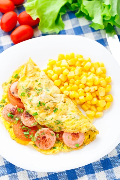Omelet with sausage, tomato and herbs — Stock Photo, Image
