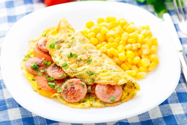 Omelet with sausage, tomato and herbs — Stock Photo, Image