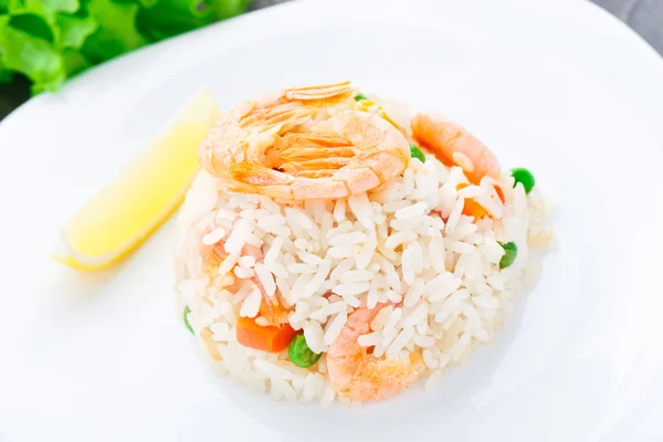 Arroz frito con gambas —  Fotos de Stock