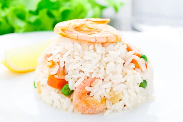 Arroz frito con gambas —  Fotos de Stock