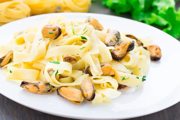 Pasta med musslor — Stockfoto