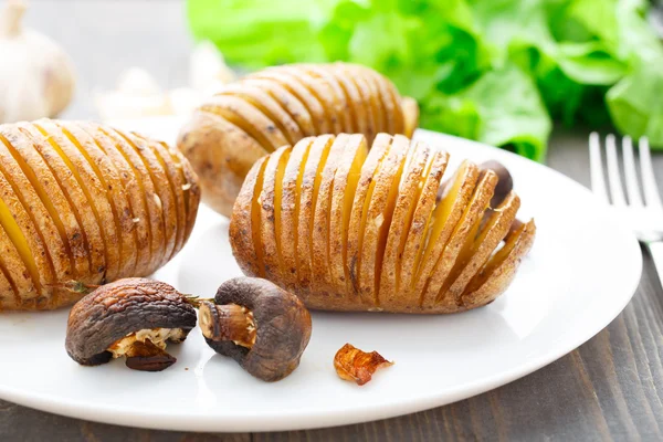 Pommes de terre cuites à l'accordéon — Photo