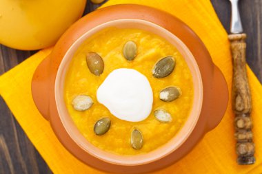 Balkabağı çorbası.