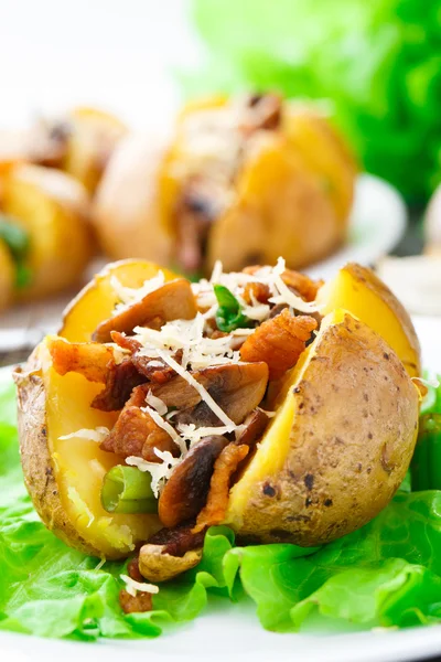 Bratkartoffeln mit Speck und Champignons — Stockfoto