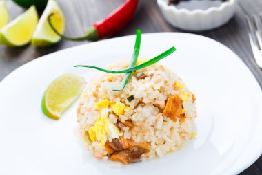 som balığı kızarmış pilav