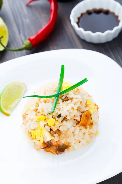 Arroz frito salmón — Foto de Stock