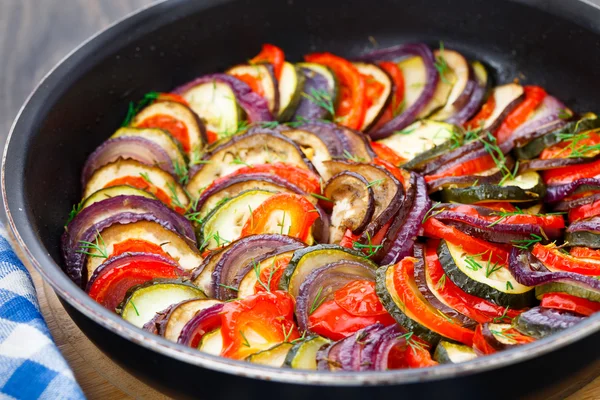 Ratatouille bir tavada