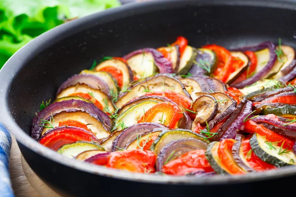 Ratatouille bir tavada