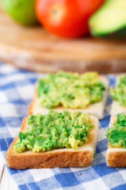 avokado sandviç