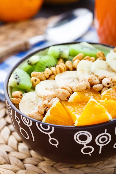 Granola con frutas tropicales — Foto de Stock