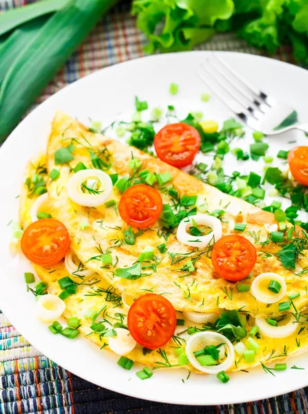 Omeleta s čerstvými bylinkami — Stock fotografie