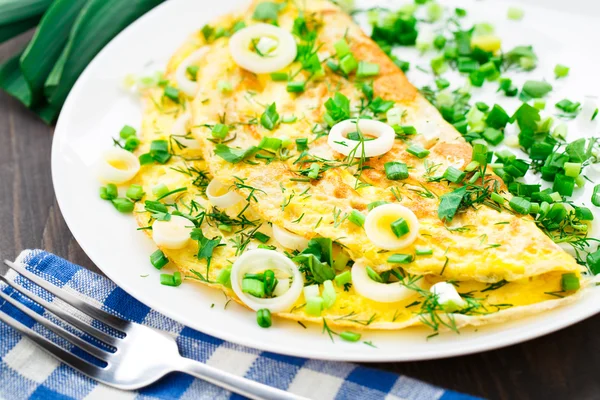 Omelet met verse kruiden — Stockfoto