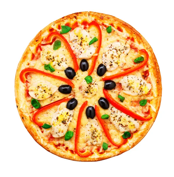 Pizza s kuřecím masem, pepřem a olivami — Stock fotografie