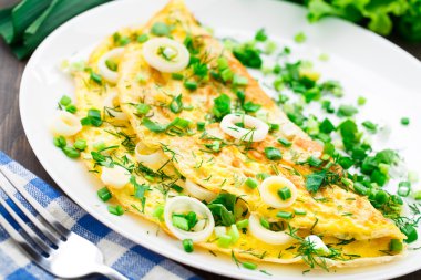 taze otlar ile omlet