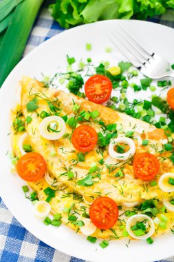 taze otlar ile omlet