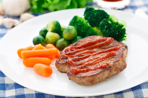 Steak aux légumes — Photo