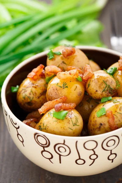 Patata con tocino y hierbas — Foto de Stock