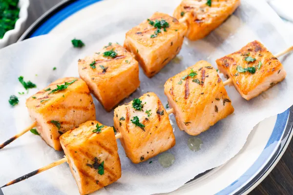 Pinchos de salmón — Foto de Stock