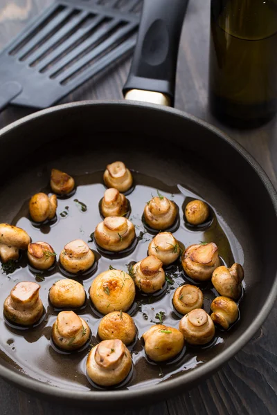 Pan sauteed mushrooms — Stock Photo, Image