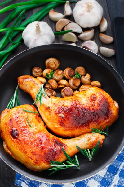 kızarmış tavuk budu