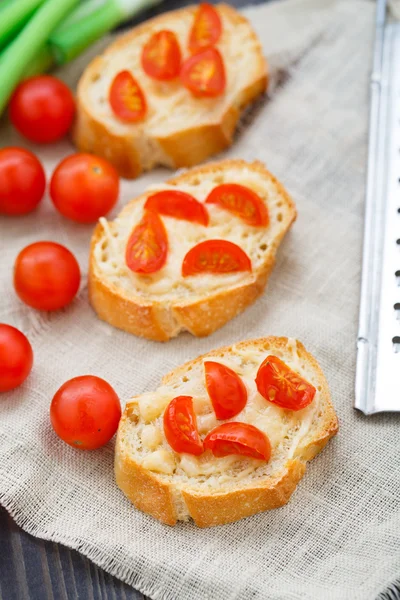 Bruschetta with cherry tomatoes — Stock Photo, Image