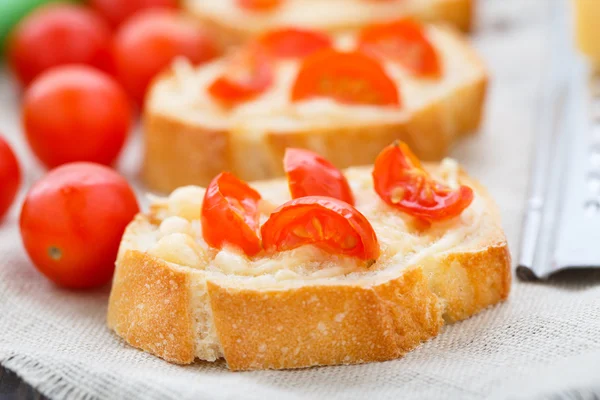 Bruschetta with cherry tomatoes — Stock Photo, Image