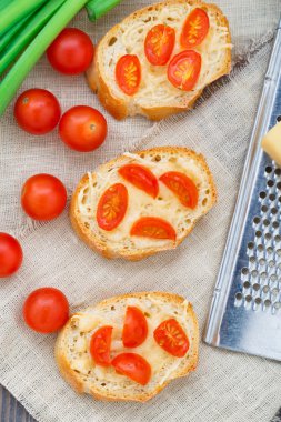 kiraz domates Bruschetta