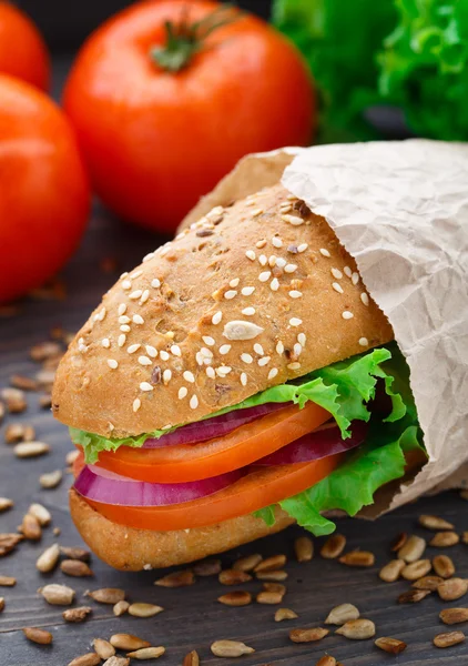 Sandwich mit frischem Gemüse — Stockfoto