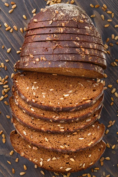 Lekker vers brood met zonnebloempitten — Stockfoto