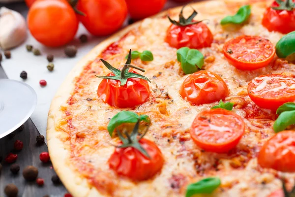 Vegetarian pizza with cherry tomatoes — Stock Photo, Image