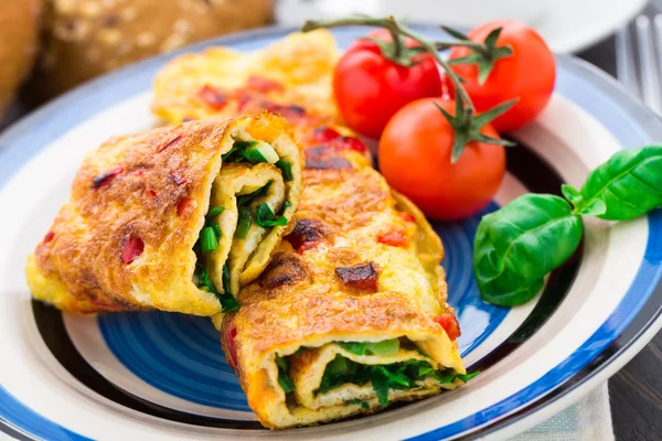 Omelet con verdure ed erbe aromatiche — Foto Stock