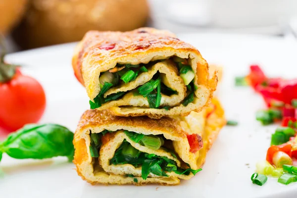 Omelet with vegetables and herbs — Stock Photo, Image